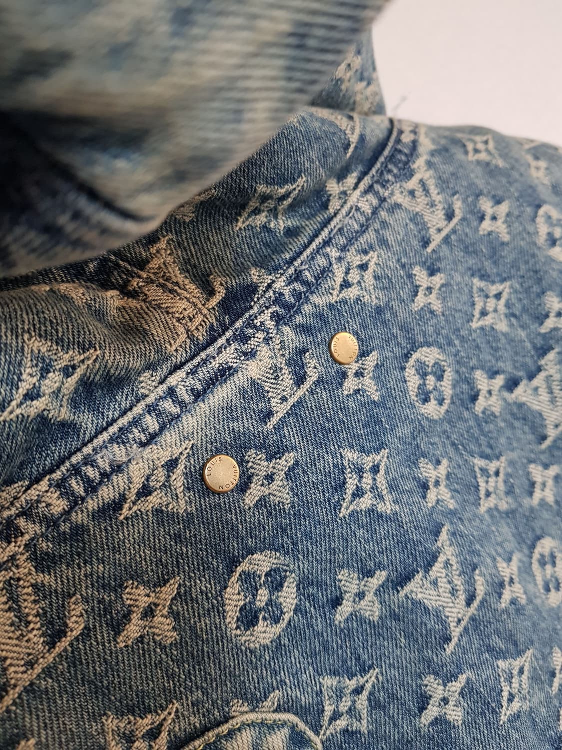 루이비통 니고 후드 데님 자켓 상품이미지6