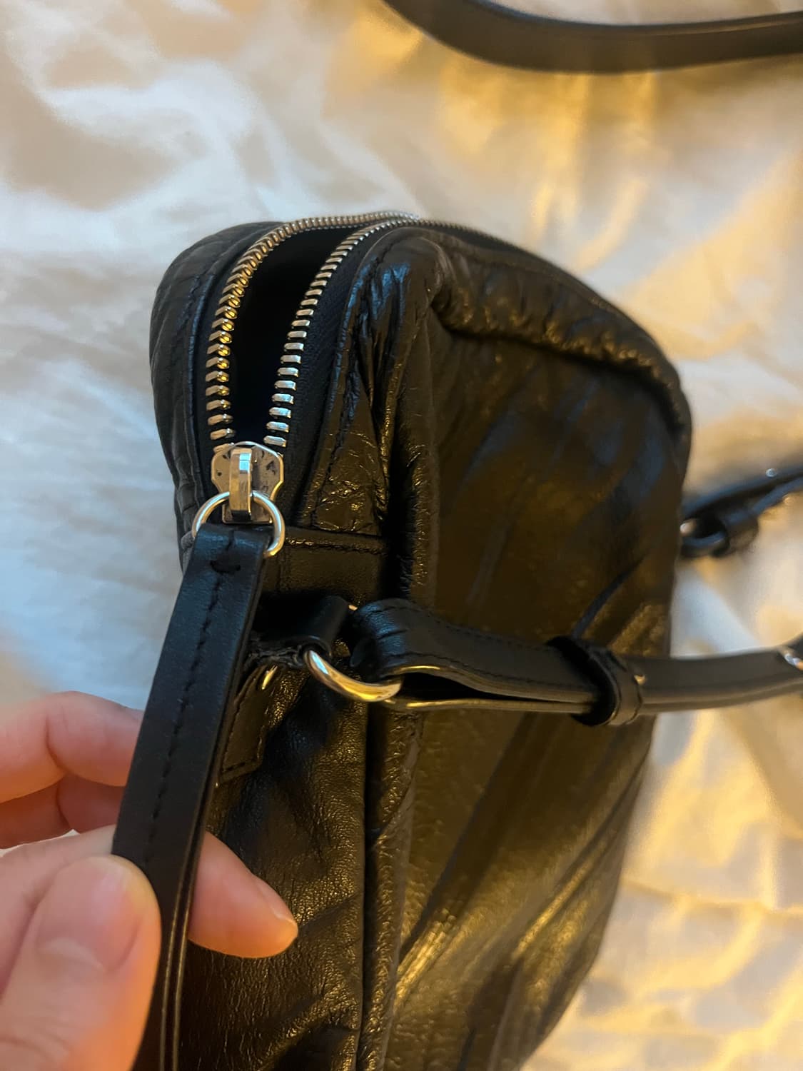 creased mini leather bag 상품이미지2