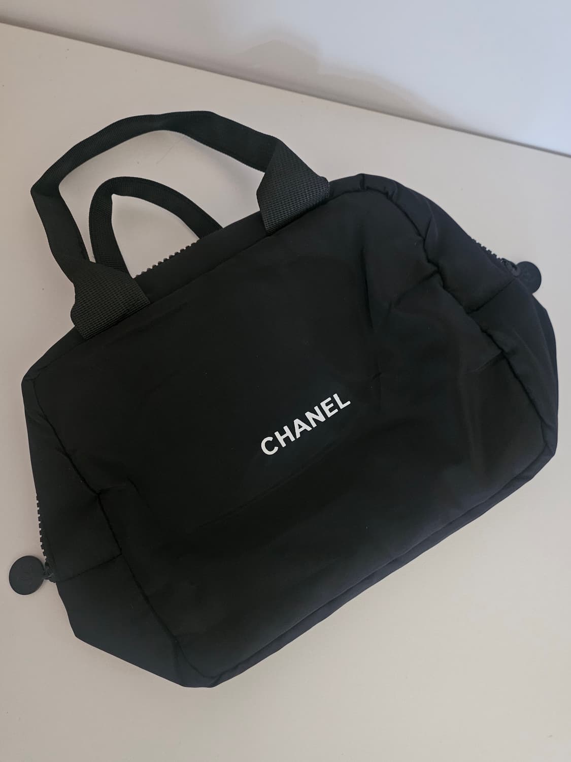 샤넬 정품 패딩 파우치 가방 상품이미지2