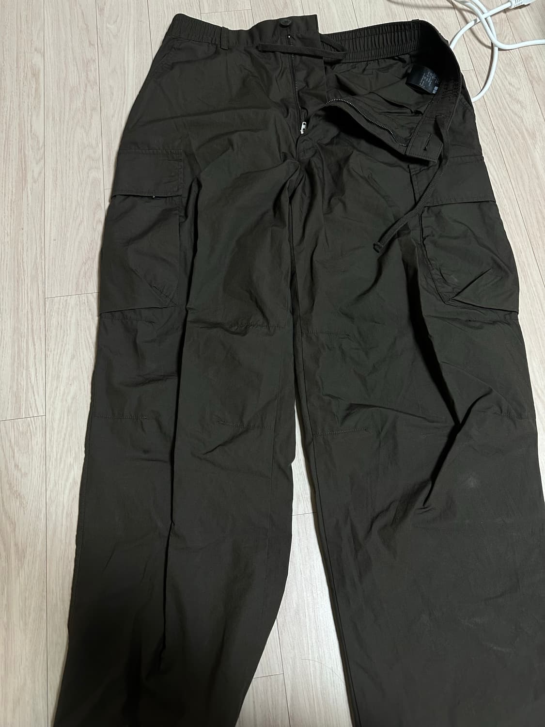 유니클로C 와이드핏카고팬츠 상품이미지2