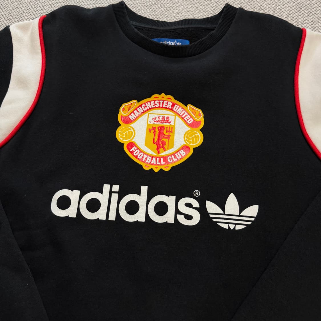 아디다스 맨체스터 유나이티드 맨투맨 상품이미지3