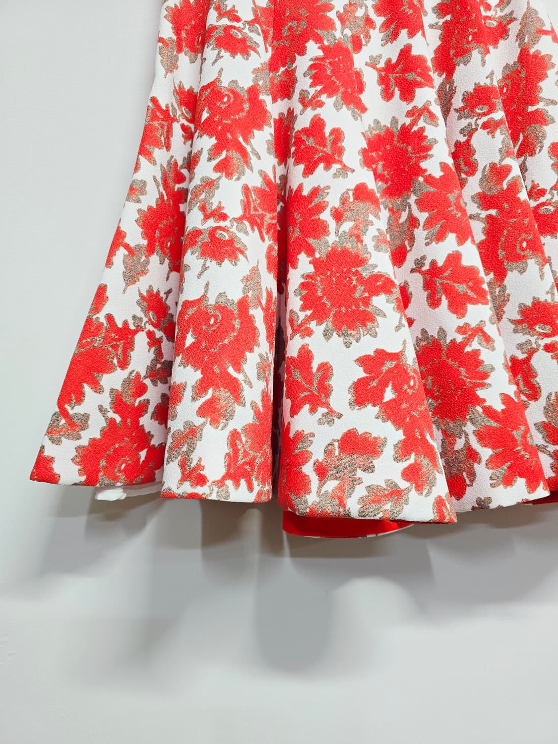 jj지고트 플레어 스커트  플라워 패턴 상품이미지3