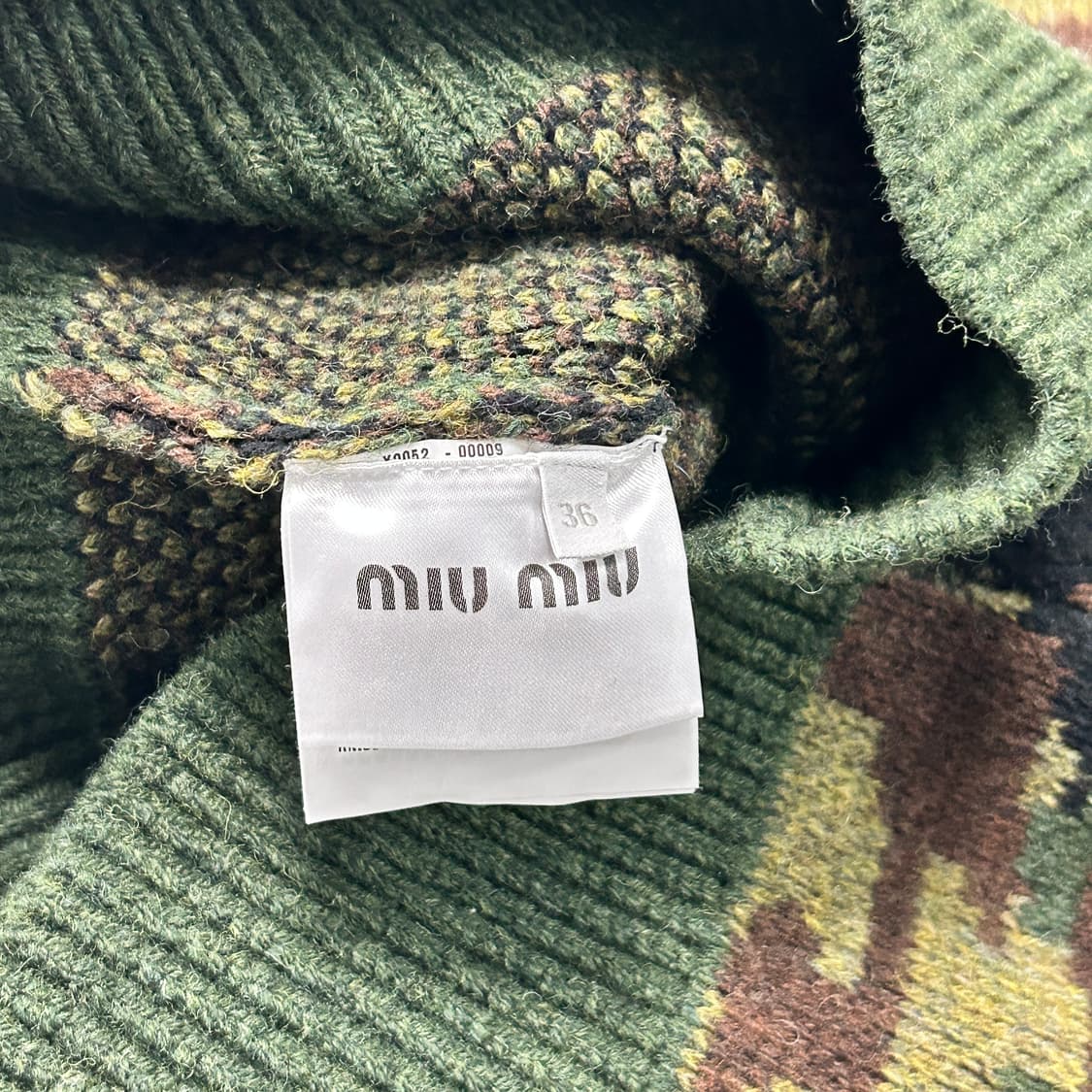 미우미우 19FW 런웨이피스 카모플라쥬 니트  상품이미지10