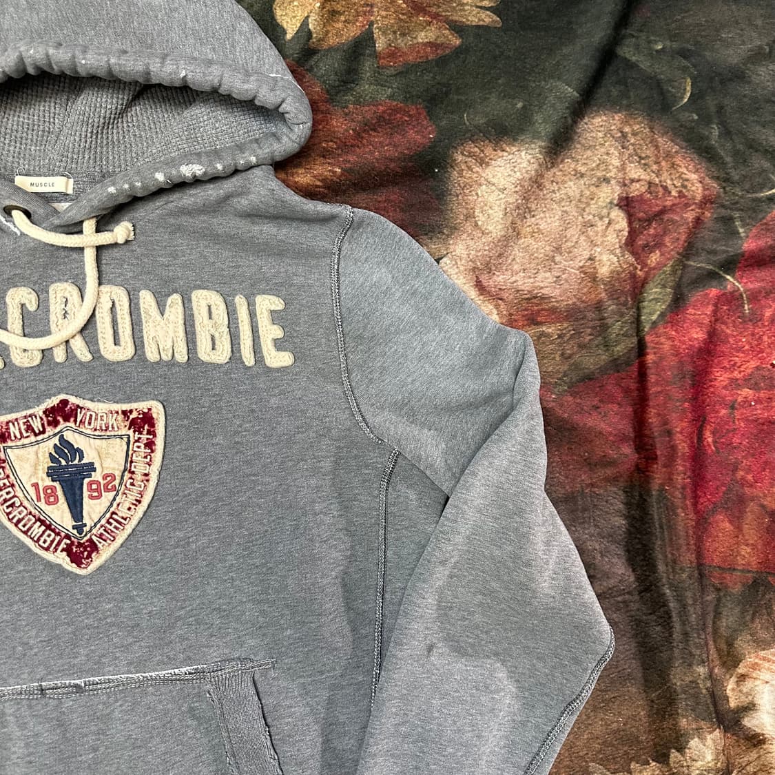 아베크롬비 빈티지 타이트핏 엠블럼 그레이후드티 L 상품이미지2