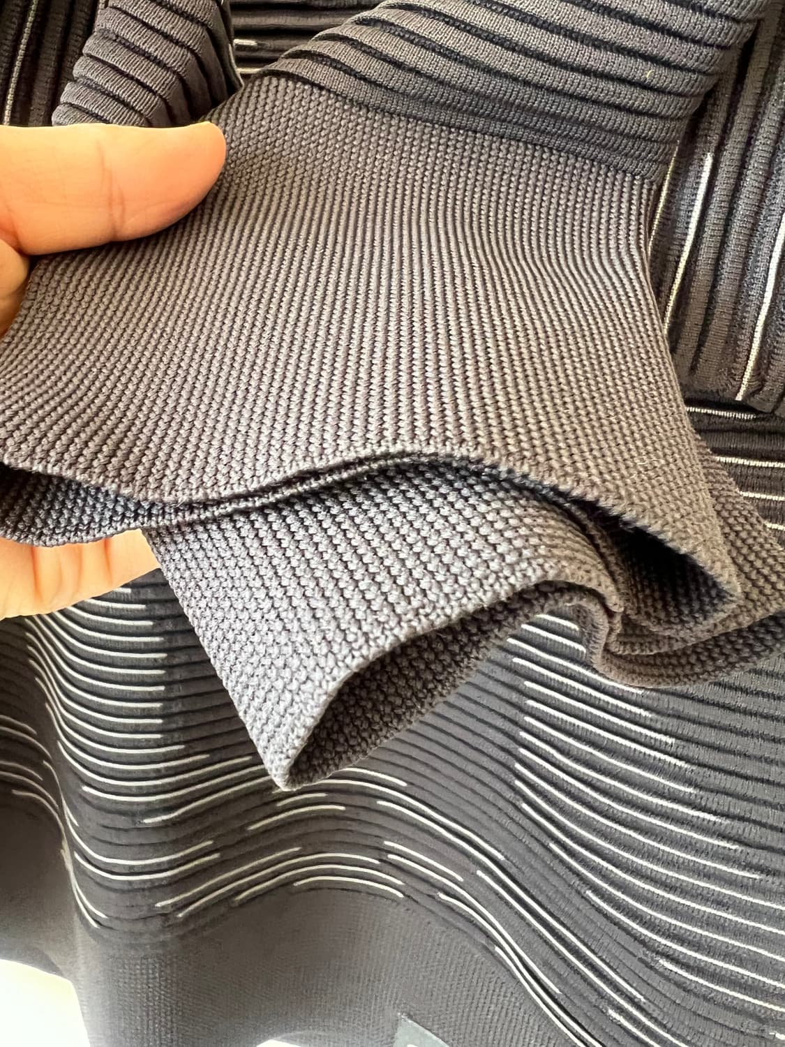 언더아머 남성 블랙 인텔리니트 기능성 긴팔티셔츠 상품이미지4