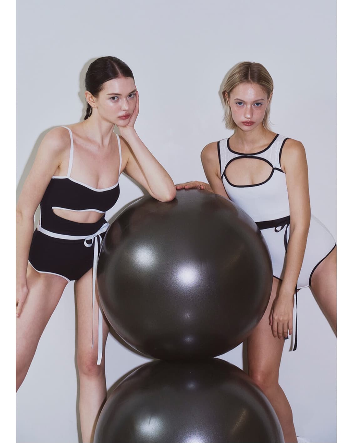 [새상품] 비나제이 블랙 라인 모노키니 상품이미지4