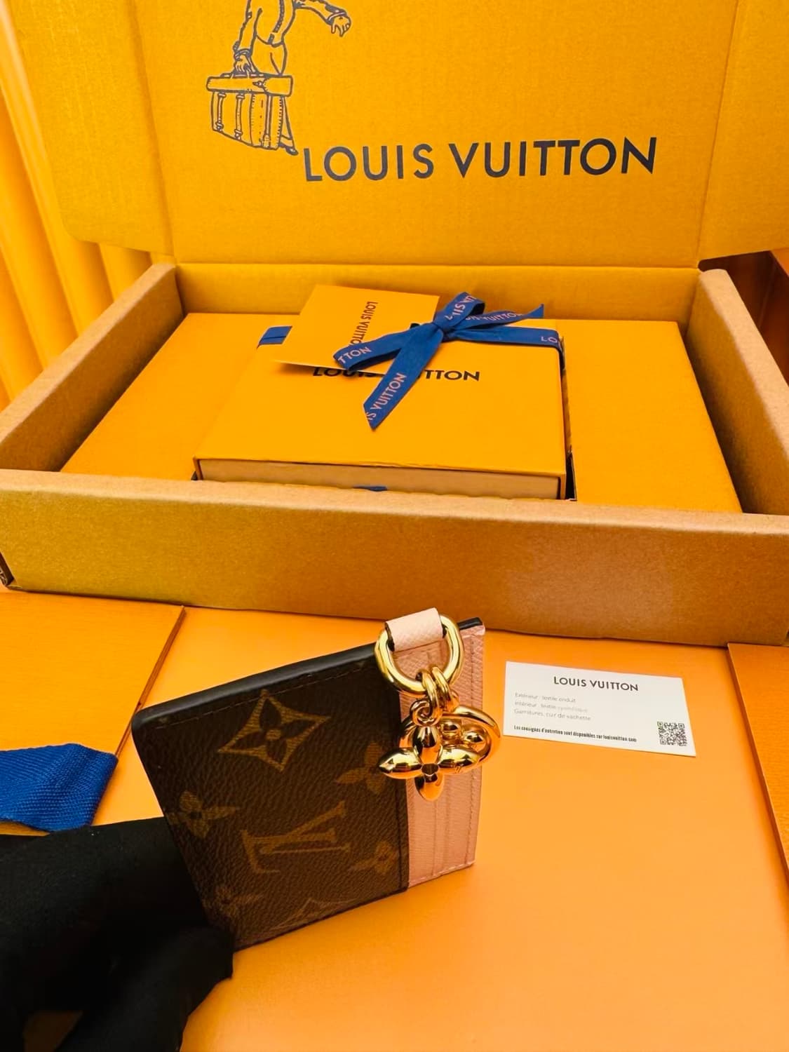 루이비통 LV 참 카드 홀더 모노그램 로즈 발레린 핑크 상품이미지8