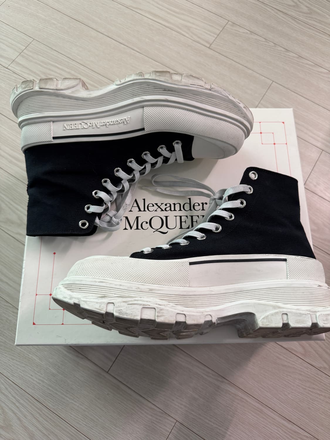 알렉산더맥퀸 트레드 슬릭 부츠 42 상품이미지1