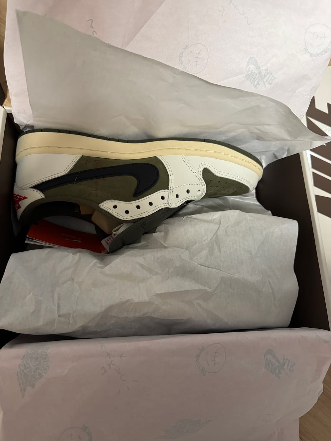 나이키 조던1 로우 스캇 리버스 올리브 260 상품이미지2