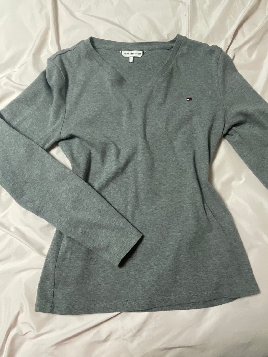 타미힐피거 브이넥 (그레이) 상품이미지1