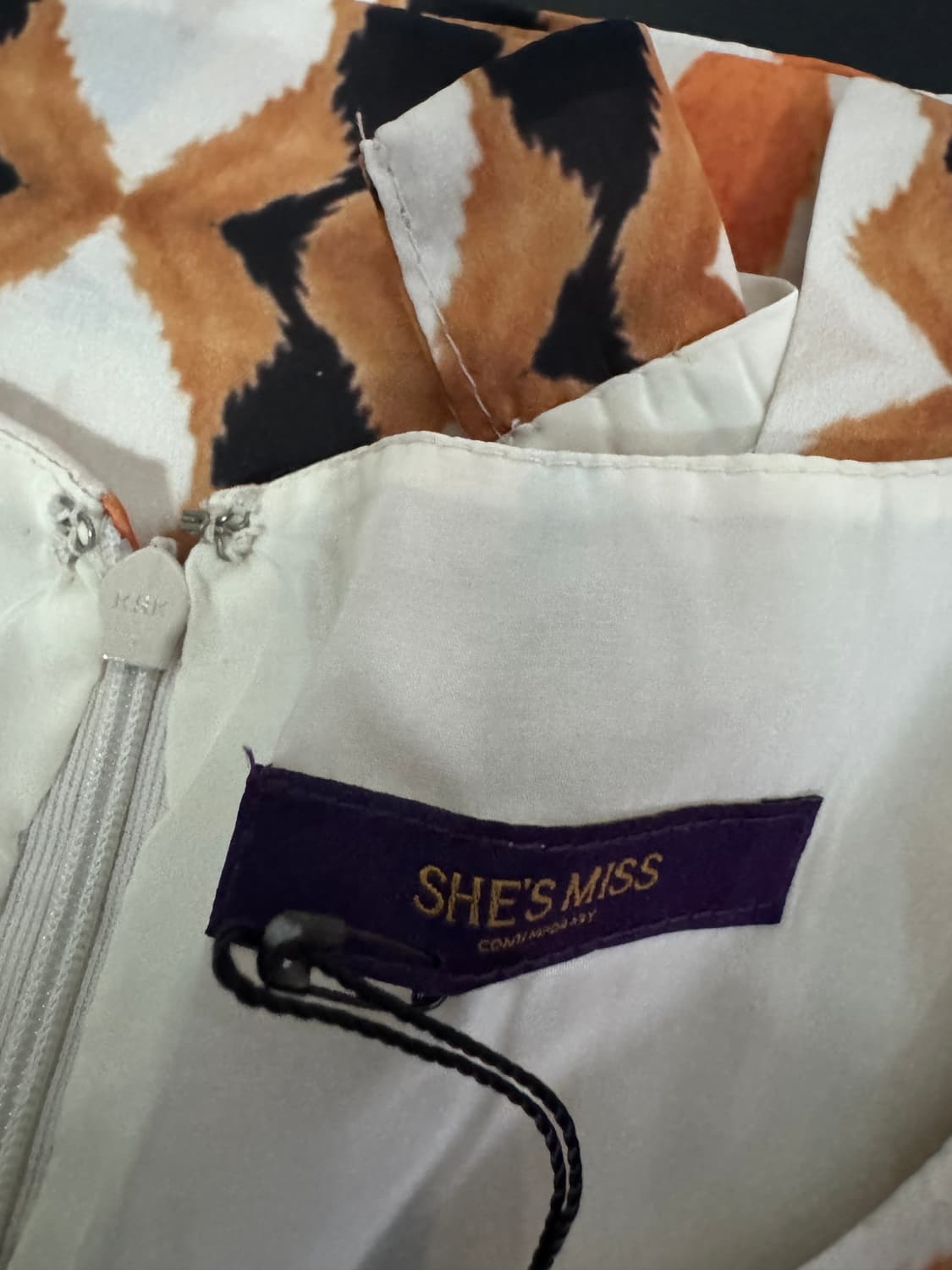 <새상품> 정가 25만원 여성 쉬즈미스 빈티지 패턴 원피스 상품이미지4