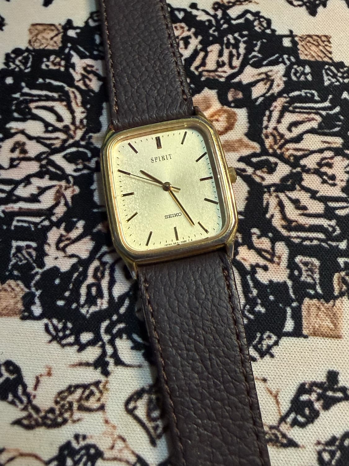 SEIKO 빈티지 쿼츠 시계 상품이미지1