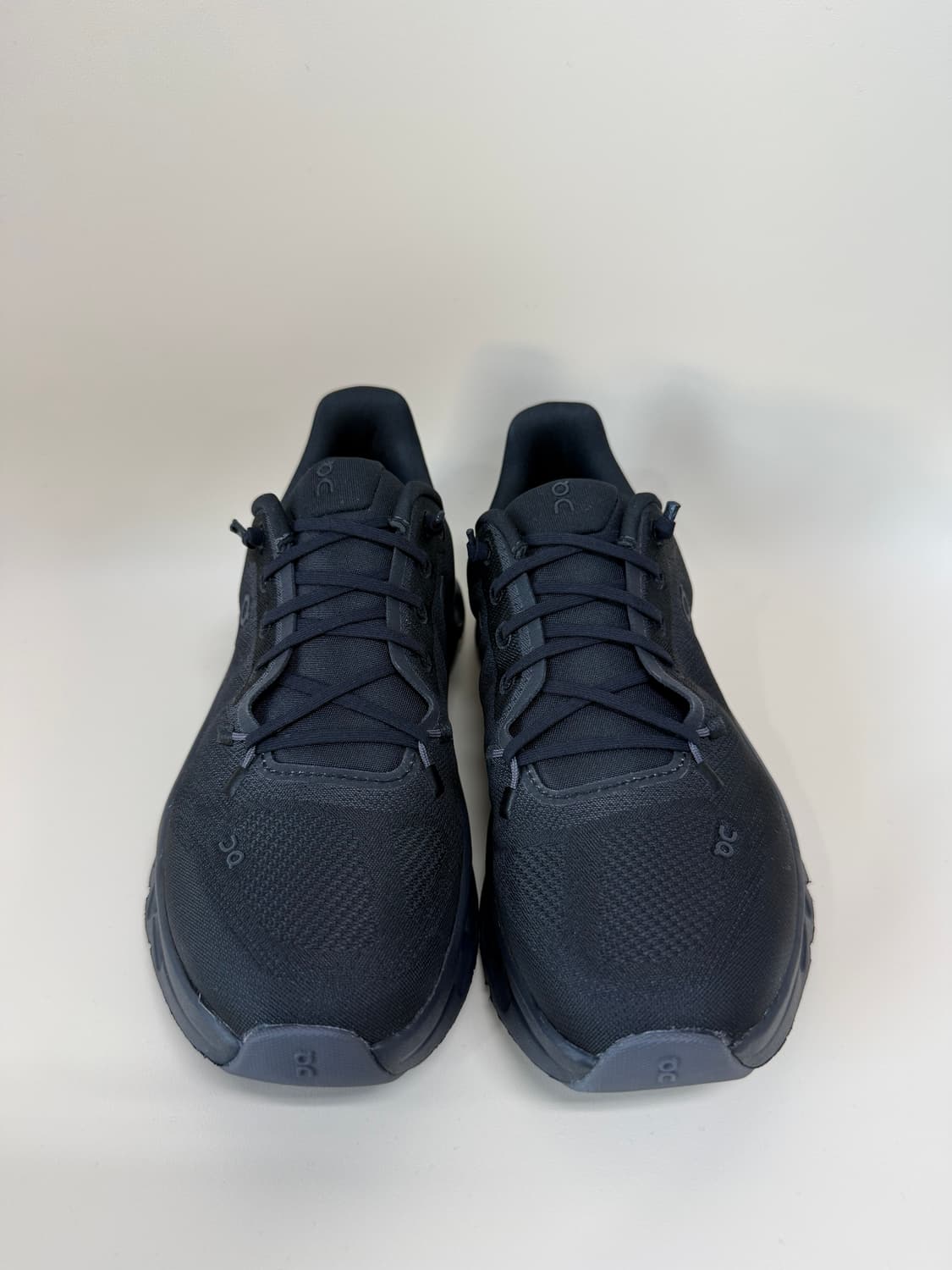 온러닝 클라우드틸트 운동화 이클립스 블랙 상품이미지2