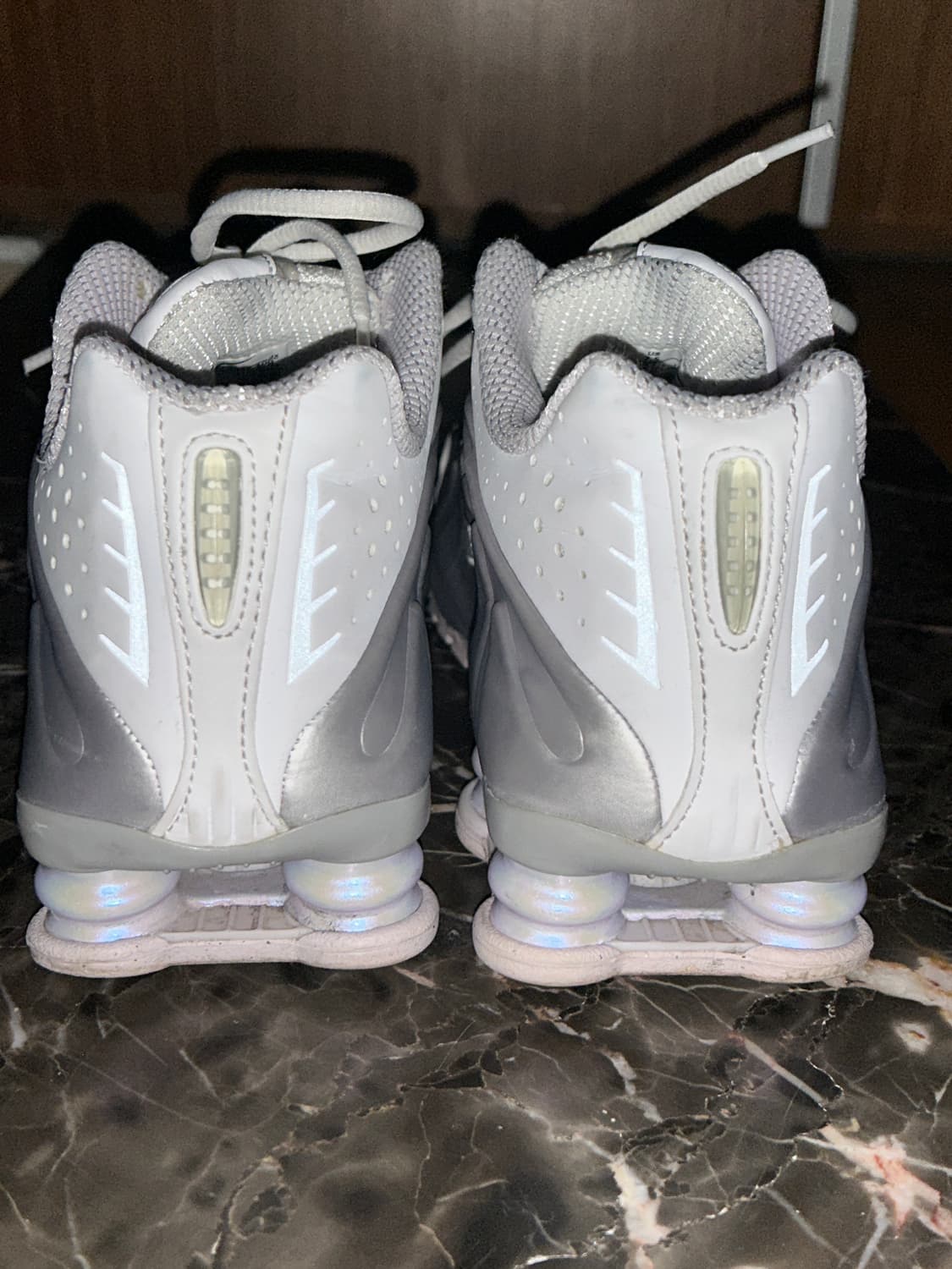 나이키 샥스 R4 245 상품이미지3