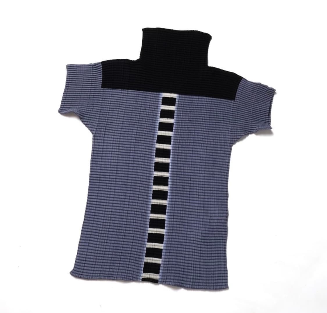 이세이 미야케 Issey Miyake 플리츠 탑 상품이미지1