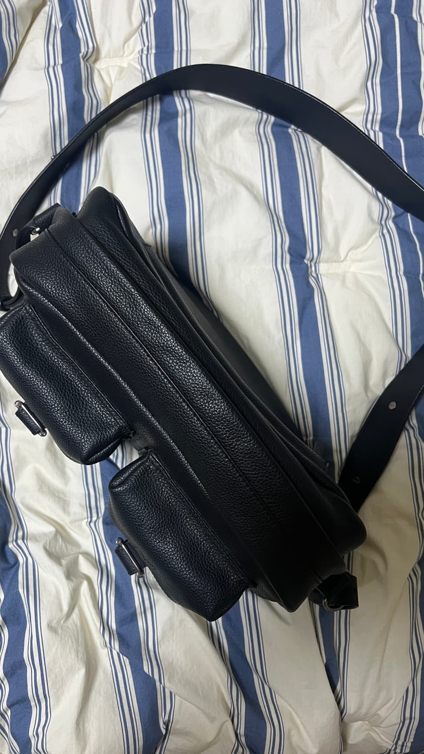 24FW 유스 레더 카메라백 상품이미지3