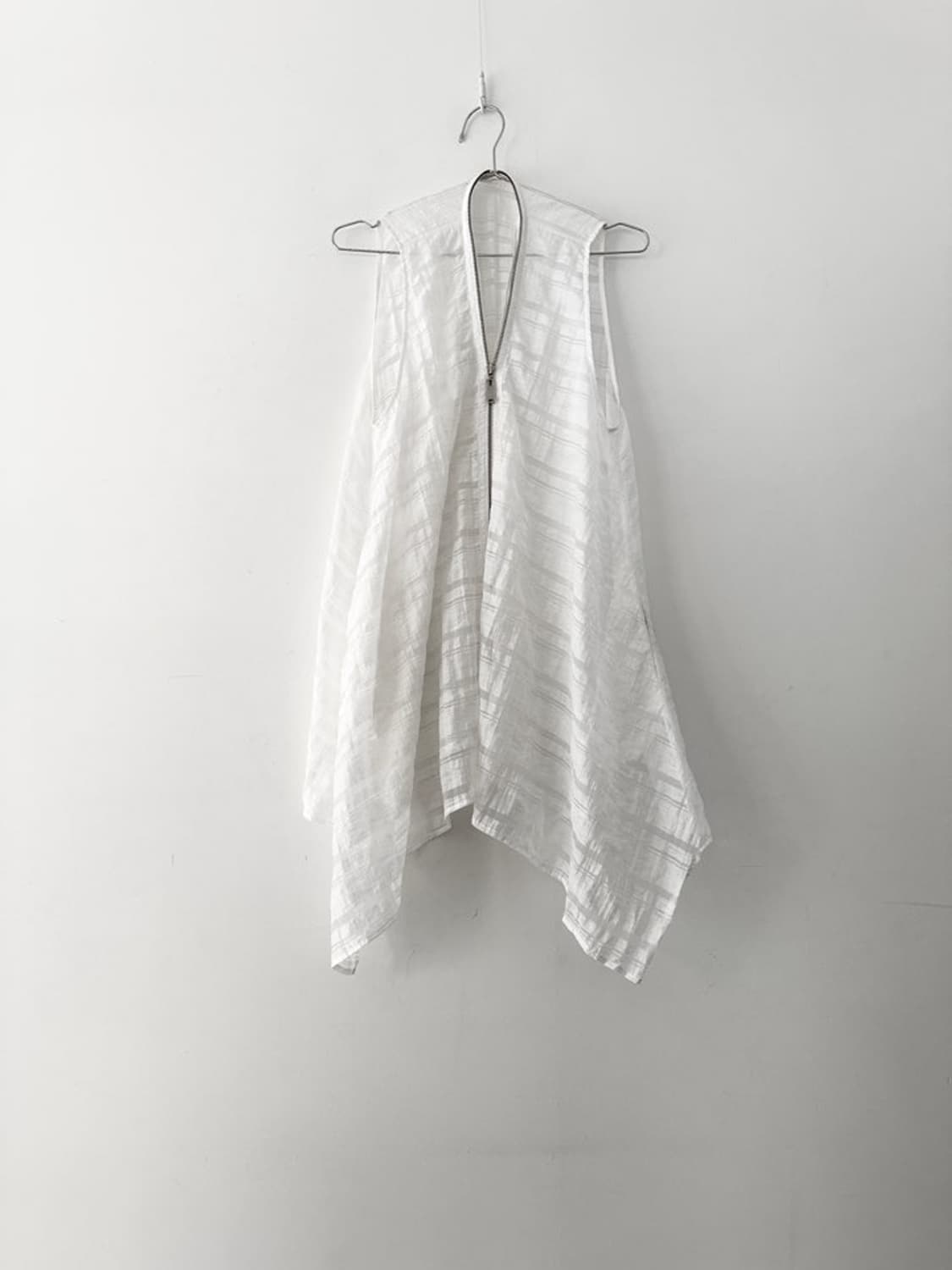 DEMOO PARKCHOONMOO zip detail sheer vest 상품이미지1