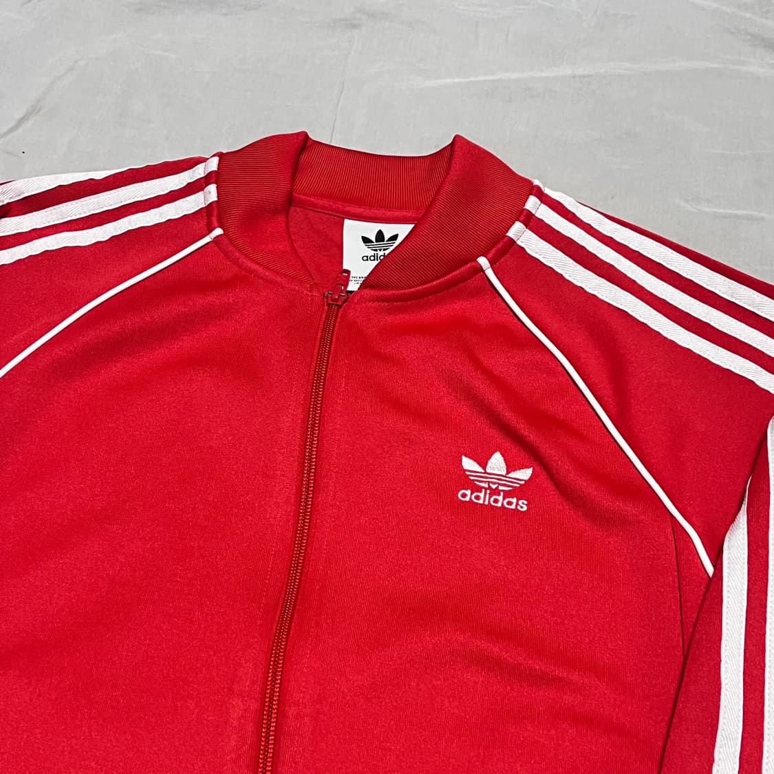 아디다스 슈퍼스타 레드 트랙탑 상품이미지1