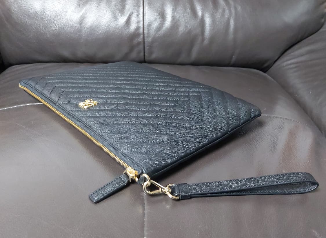 루이까또즈 L 퀼팅 라지 클러치백 블랙

 상품이미지3