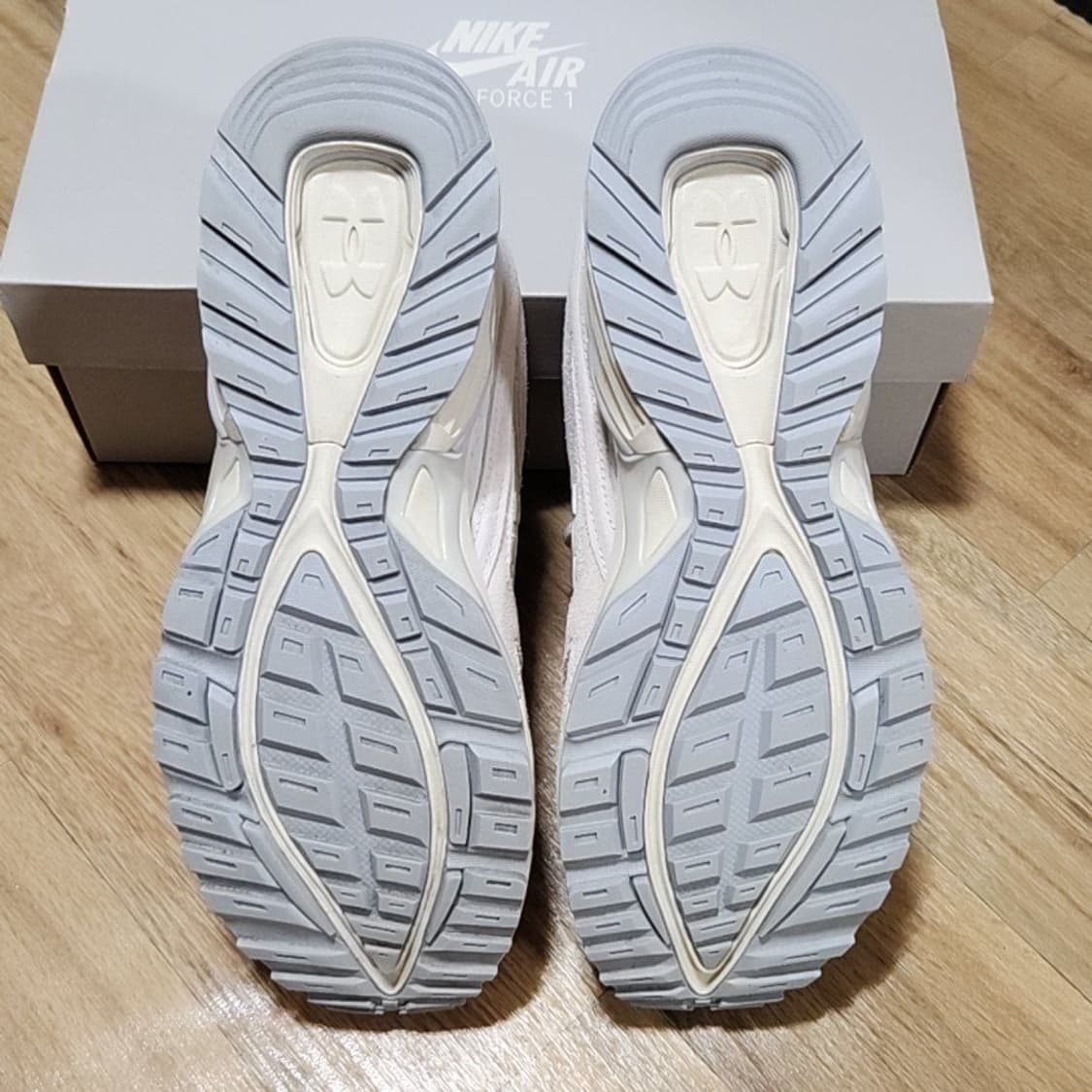 언더아머 280 호버 애퍼리션 화이트 베이지 상품이미지6