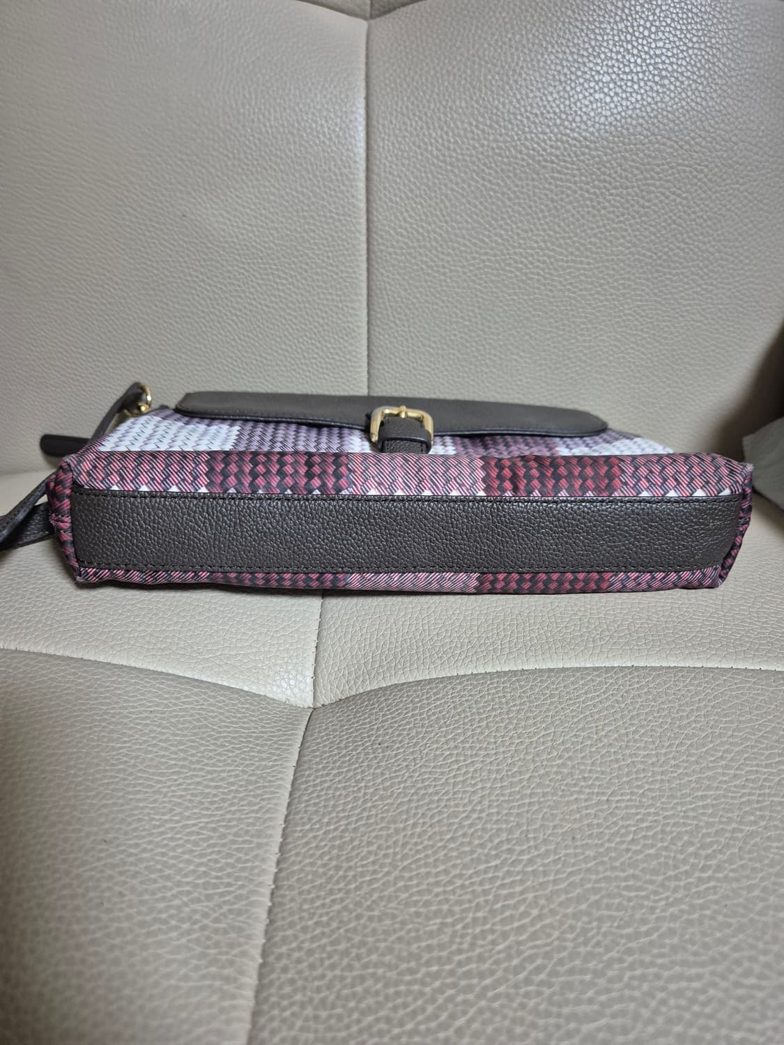 닥스 미니 크로스백 상품이미지5