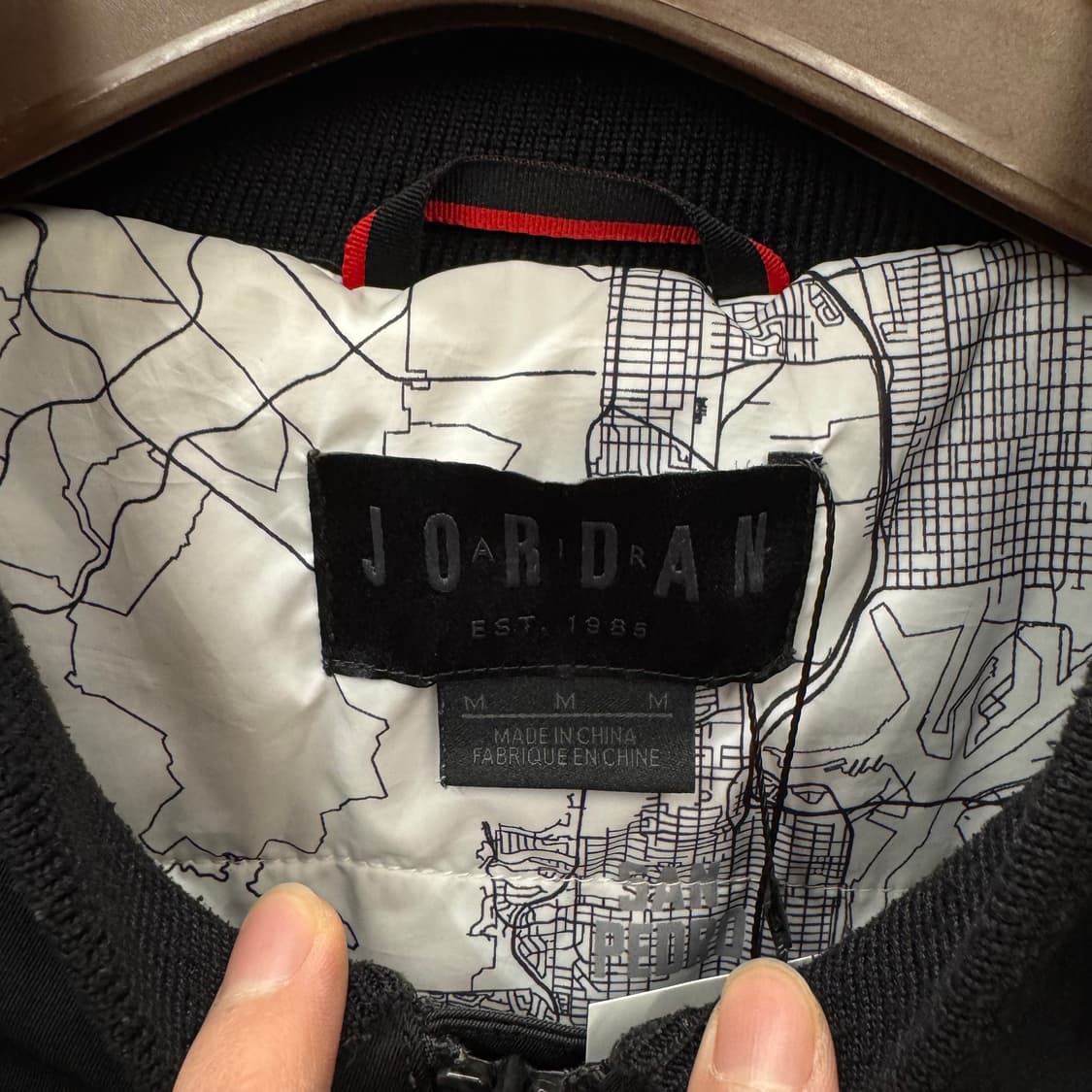 에어조던 MA-1 나일론 플라이트 점퍼 후면 자수 레터링 포인트 블랙 상품이미지8