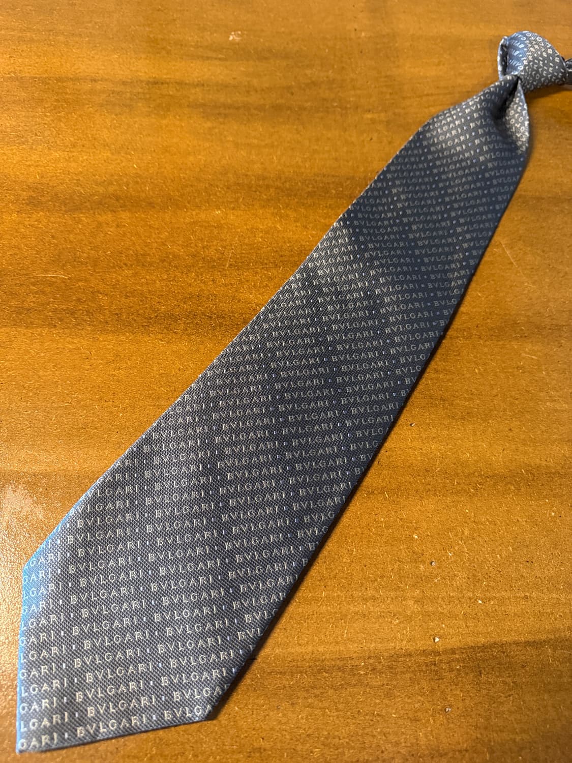 불가리 BVLGARI 올오버 로고 실크 넥타이 그레이 상품이미지5