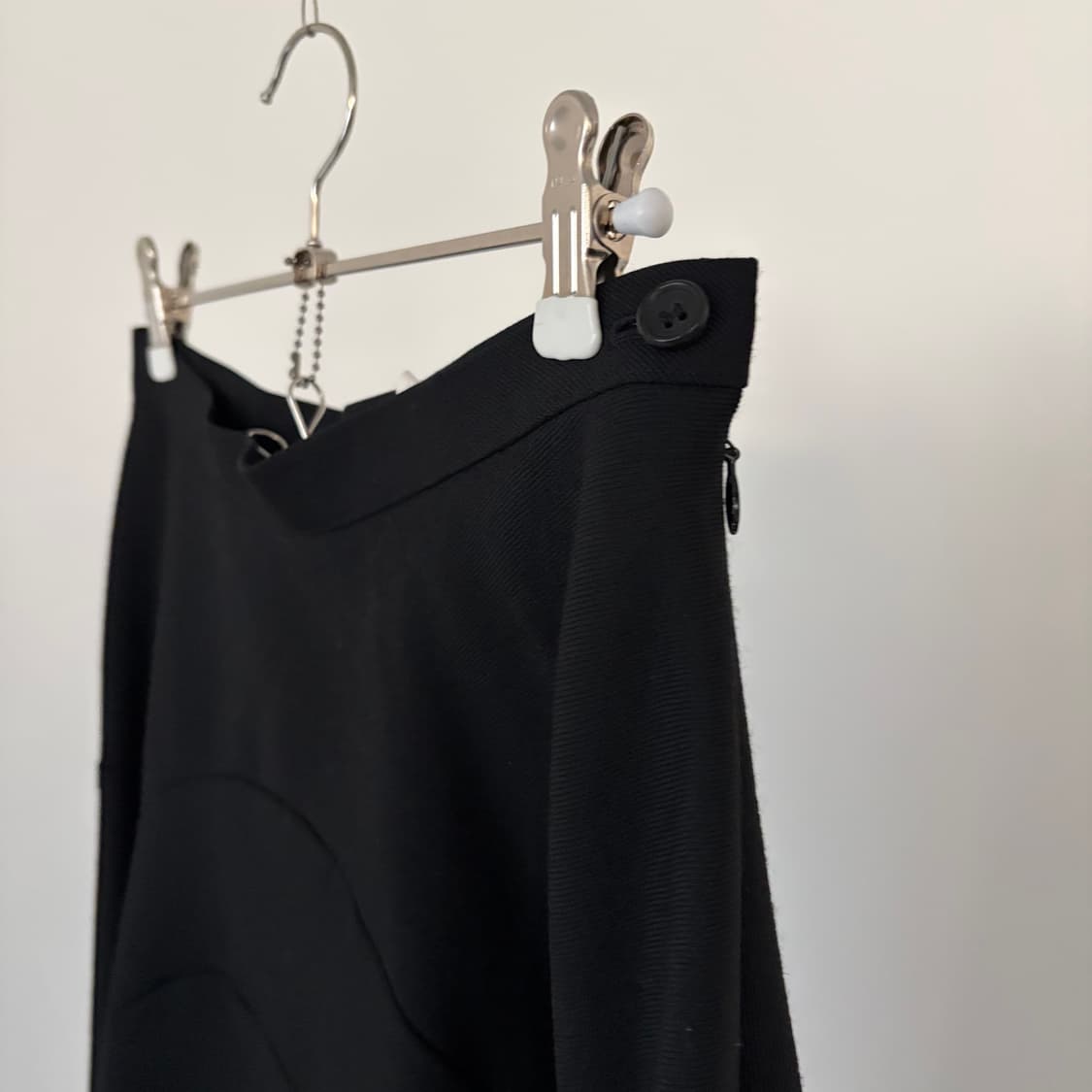 Cutting Line Detail Flare Skirt 상품이미지5