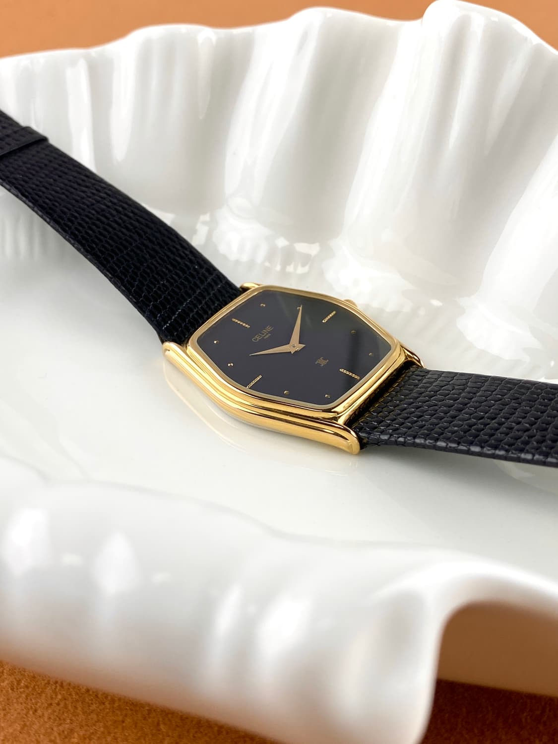 CELINE Hexagon Gold watch UNISEX 상품이미지6