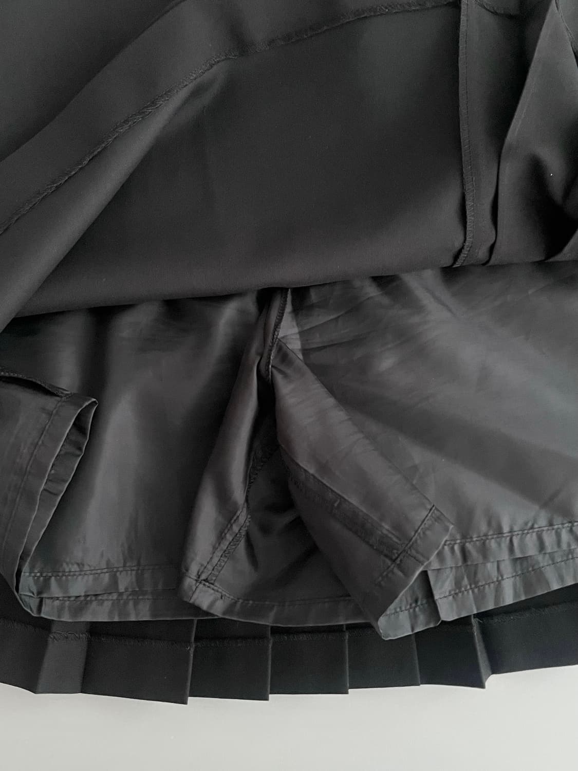 70-97) 샤틴 리벳 포인트 치마바지 블랙 상품이미지6