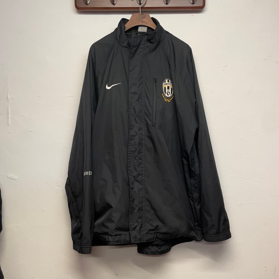 나이키 유벤투스 블랙 바람막이 자켓   상품이미지1
