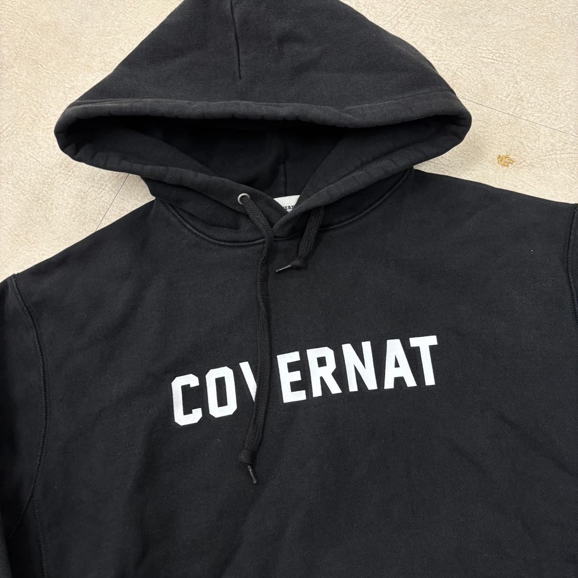 커버낫 빅로고 블랙 후드티 상품이미지2