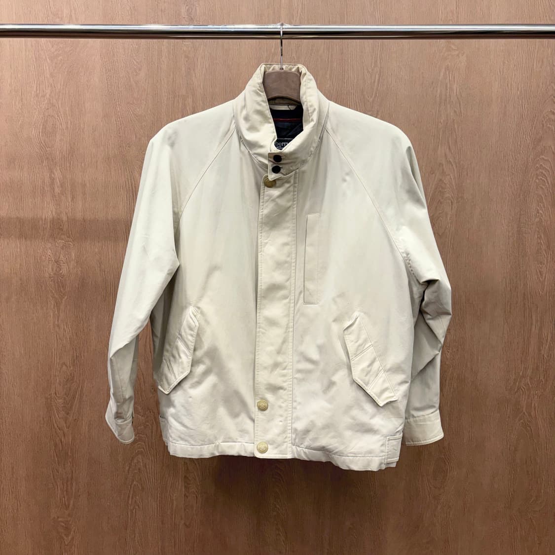 버버리 코튼 블루종 플랩 포켓 커프스 조절 버튼 티데일 스톤 베이지 상품이미지2