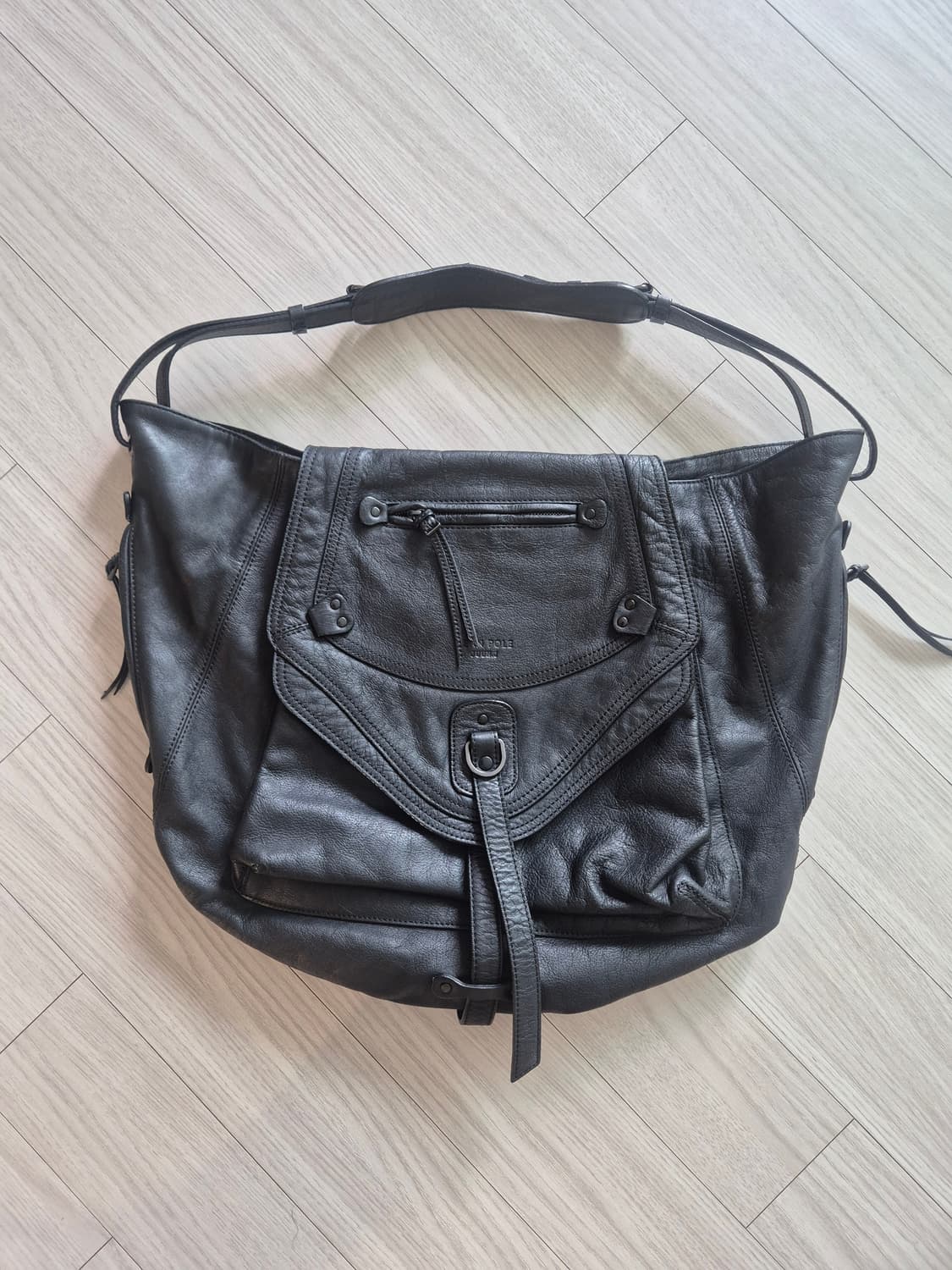 빈폴 준J 콜라보 가죽 숄더백입니다
 상품이미지1