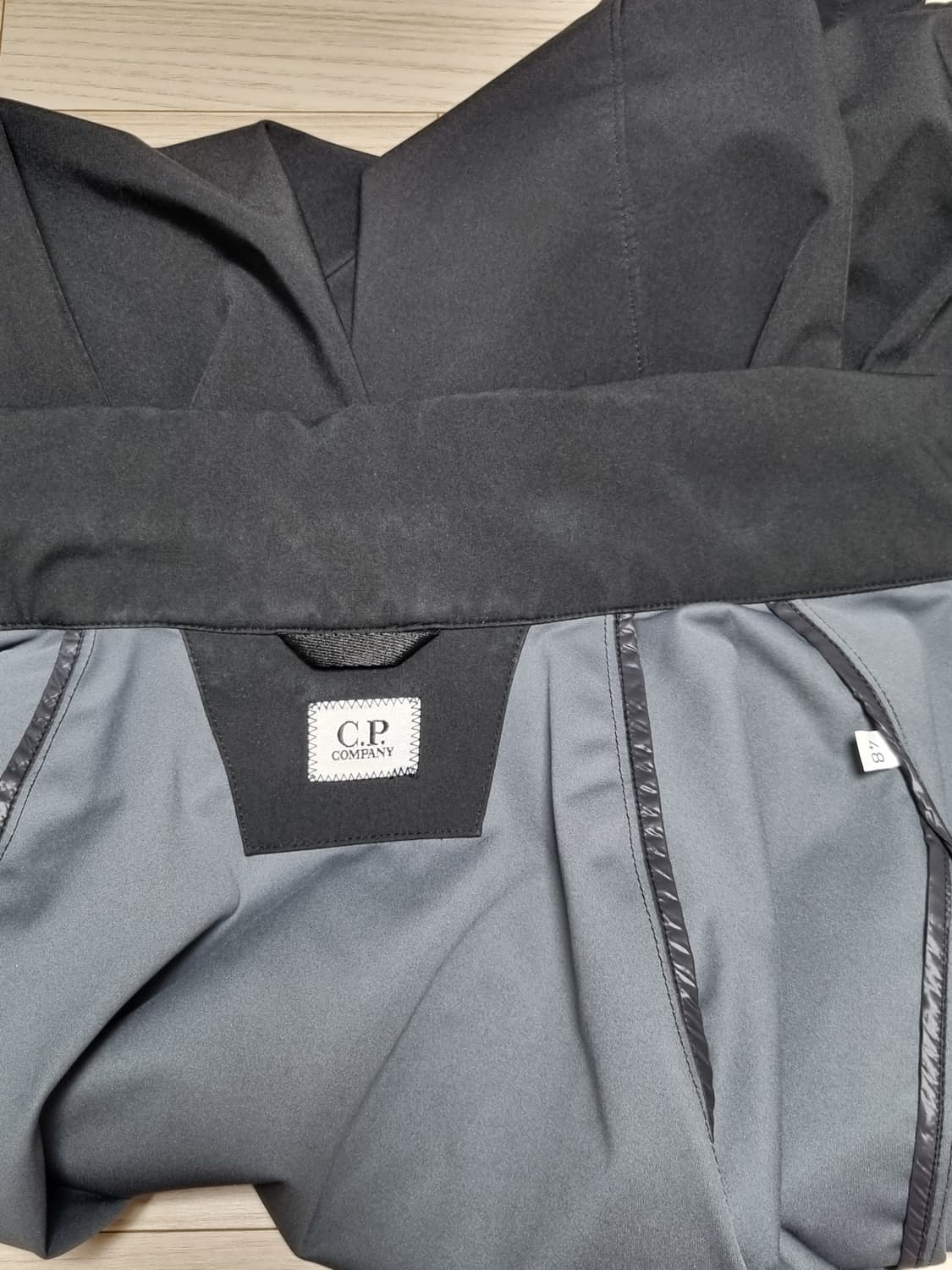 cp컴퍼니 쉘 바람막이 자켓 상품이미지4