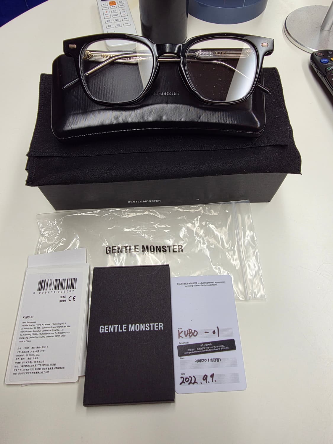 젠틀몬스터 KUBO 01 블랙 안경 상품이미지2