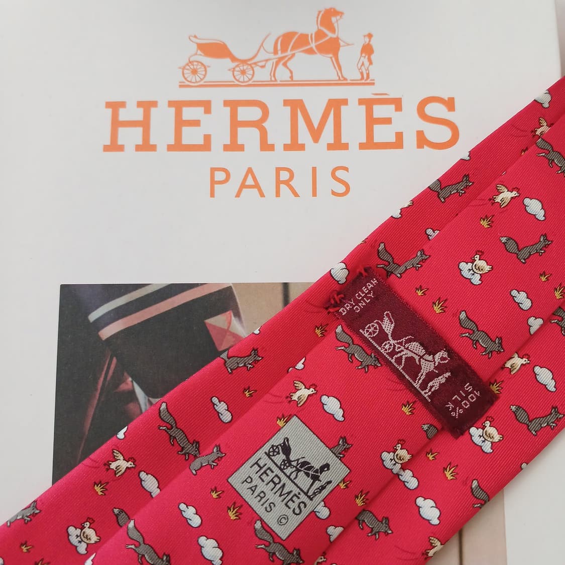 에르메스 실크 레드 닭&여우 패턴 넥타이 9.2cm A+등급 A19027 상품이미지5