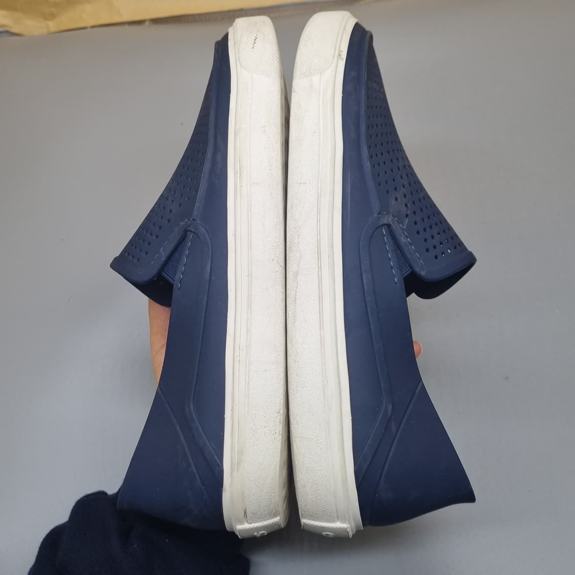 크록스 시티레인 로카 남성슬립온270 상품이미지5