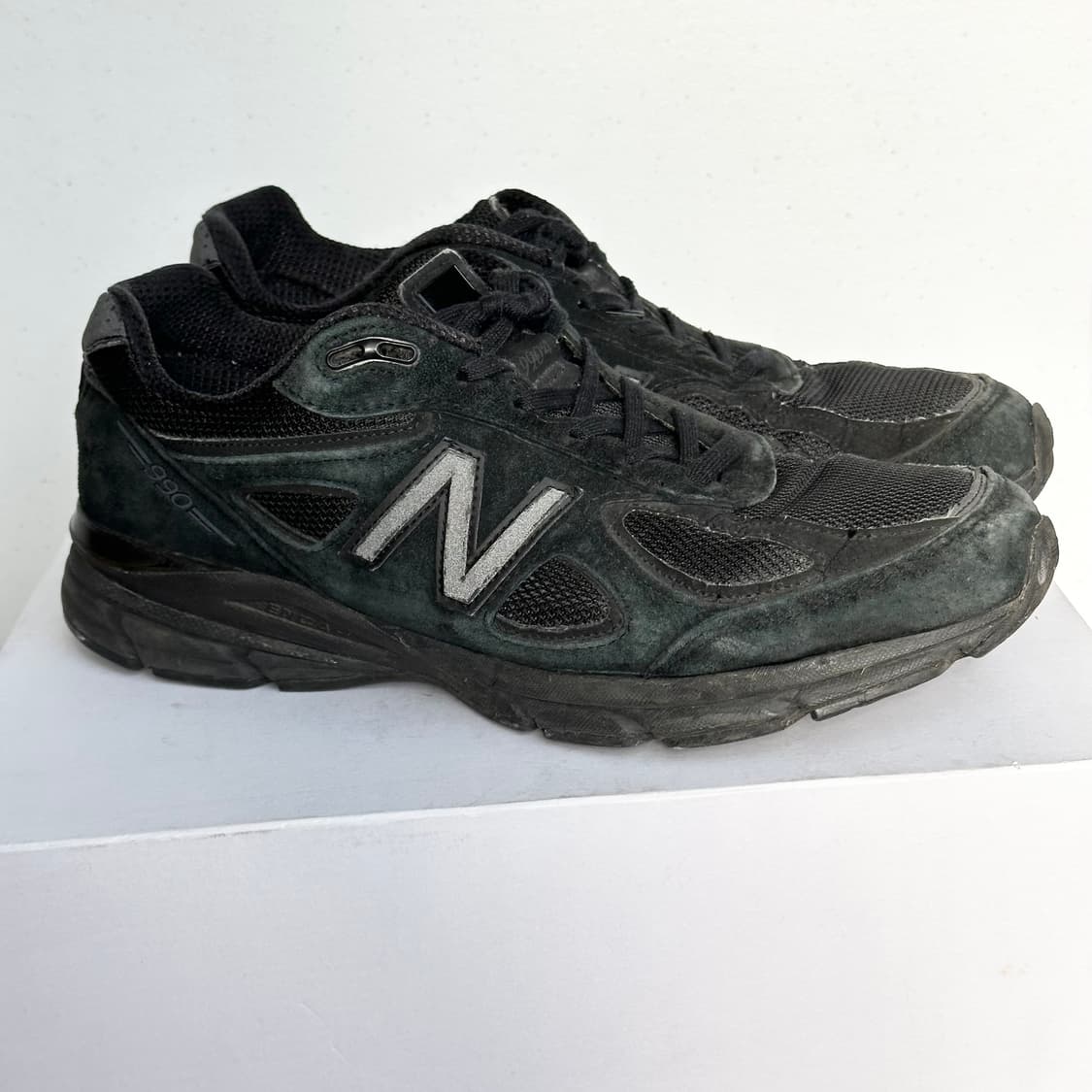 New Balance 990 V4 triple black shoes 상품이미지2