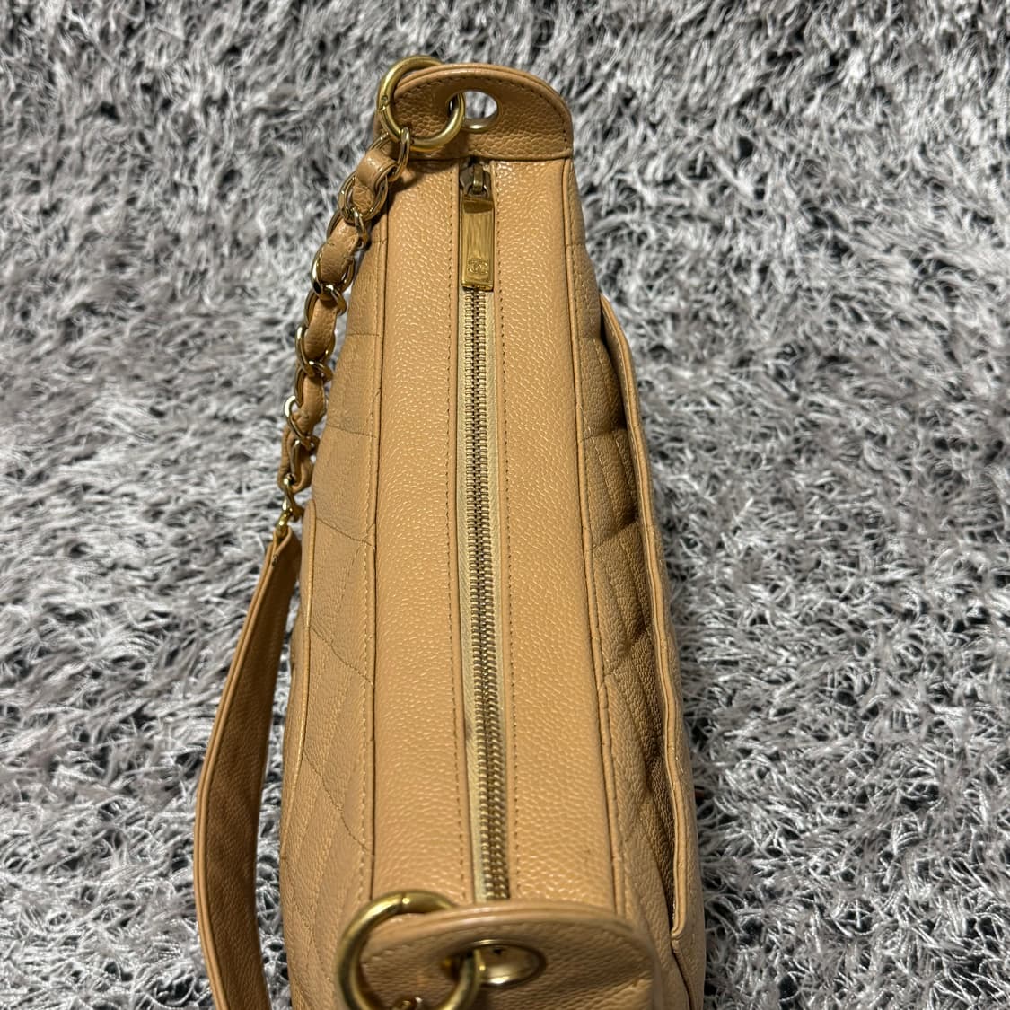 샤넬 캐비어 하프문 베이지 숄더백 상품이미지6