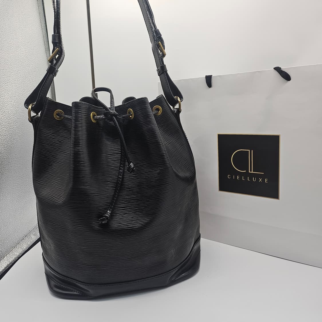 정품 루이비통 에삐 노아 GM 버킷백 상품이미지1