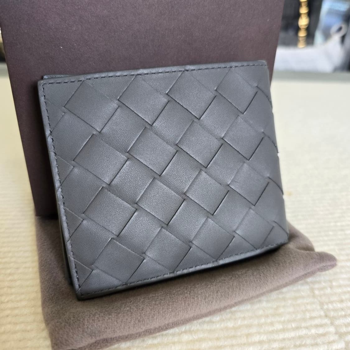 [중고/정품] 보테가 베네타 인트레치아토 반지갑 그레이 상품이미지2