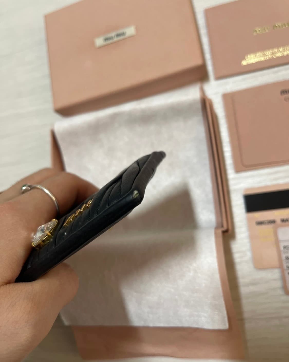 미우미우 한정판 크리스탈 마틀라쎄 풀박스 상품이미지4