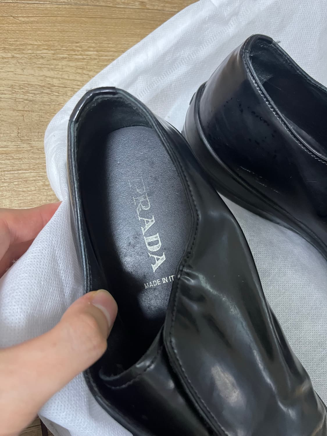 프라다 스퀘어토 레더 슈즈 상품이미지5