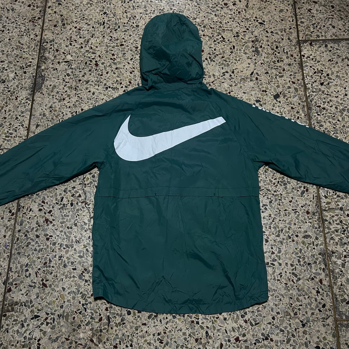 나이키(NIKE) 그린 빅로고 후드 바람막이 상품이미지5