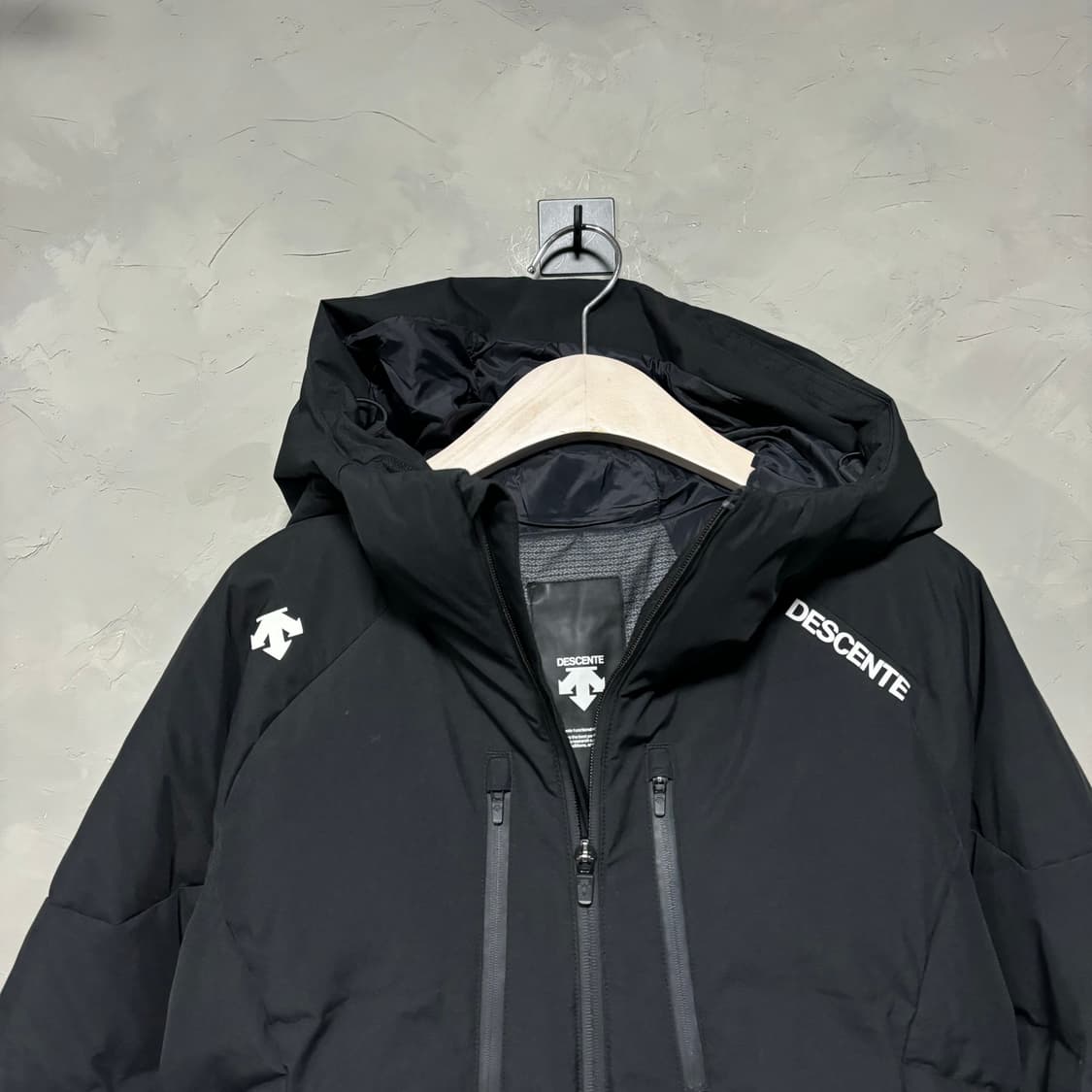 데상트 구스다운 패딩 상품이미지2