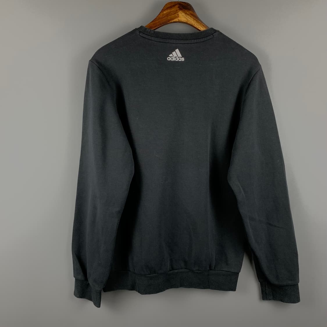 아디다스 카모 빅로고 블랙 맨투맨 상품이미지3