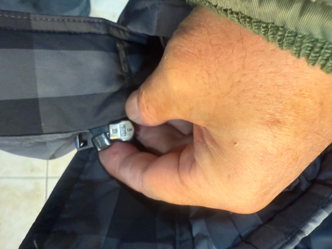 14y/44 정품 버버리 체크 후드패딩 팝니다 상품이미지3