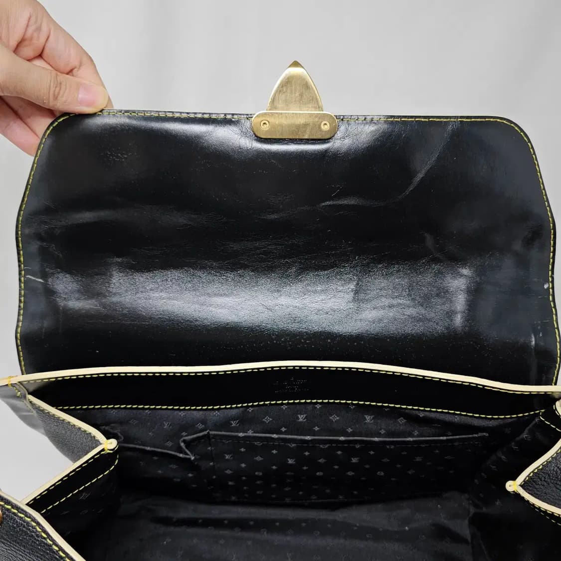 루이비통 수할리 레더 스터드 토트백 숄더백 상품이미지7