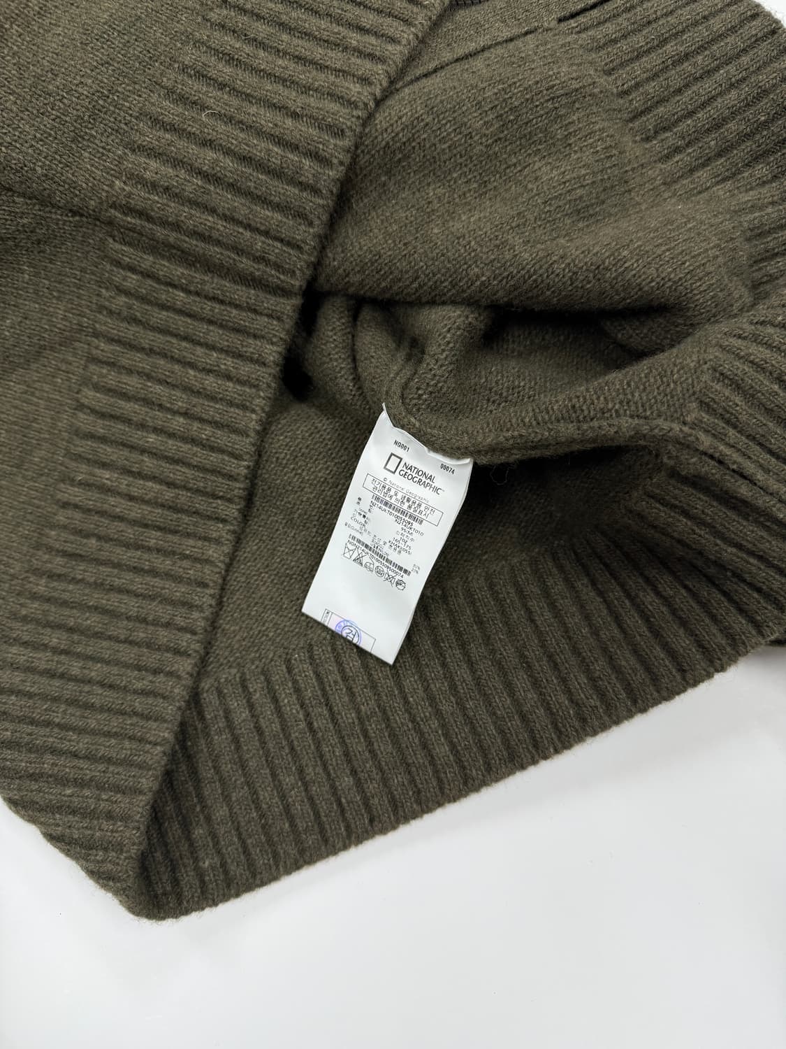 내셔널지오그래픽 하이넥 풀집업니트 상품이미지6